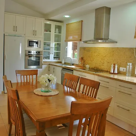 Uni Villa